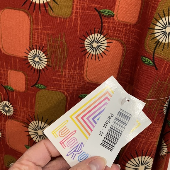 LuLaRoe Perfect T Top - Picture 3 of 4